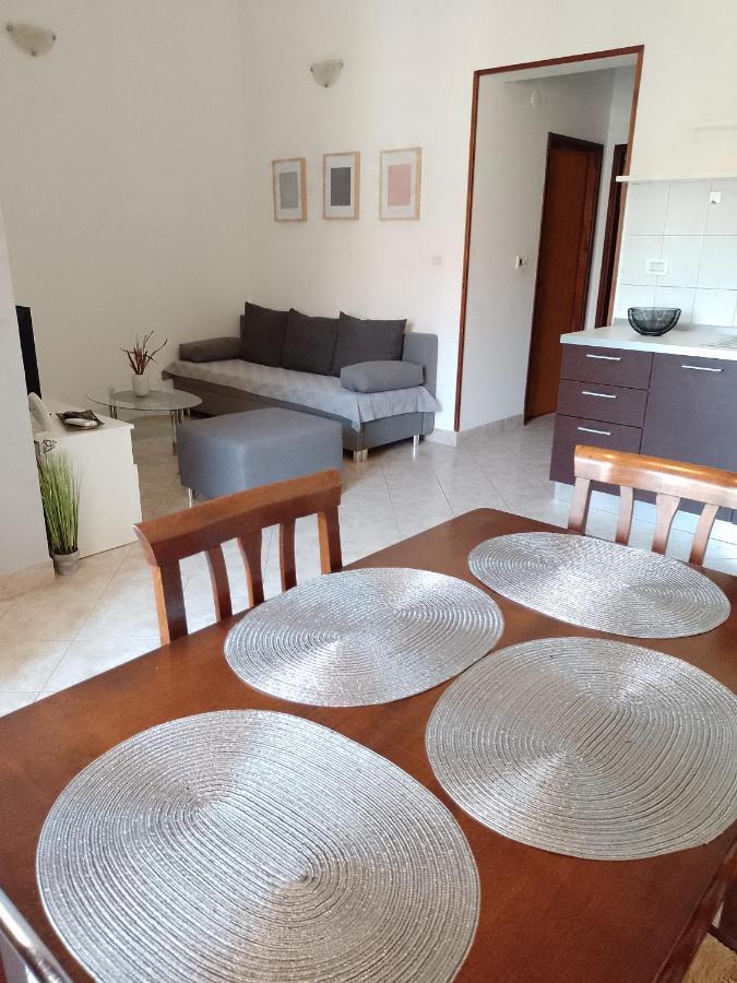 Martina 2 Apartamento Bašanija Exterior foto